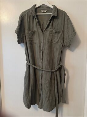 Weatherproof Button-Front Short Sleeve Dress in Olive
